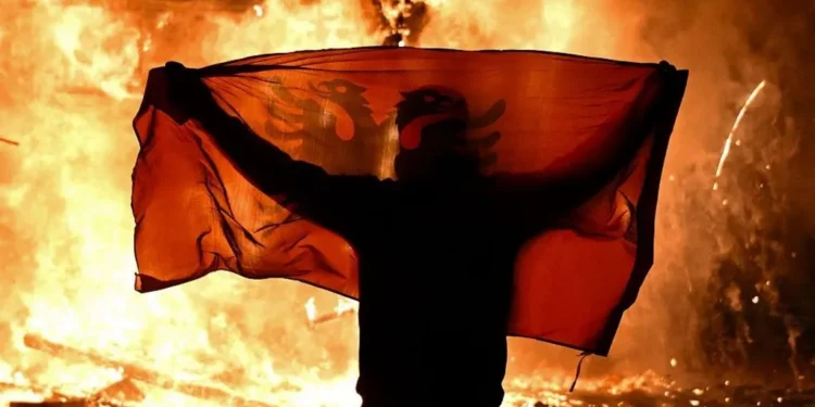 Jehona ndërkombëtare e protestës/ BBC: Të rinjtë kërkojnë dorëheqjen e Ramës