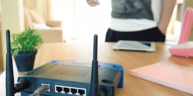 26% e shqiptarëve nuk e përballojnë financiarisht internetin në shtëpi