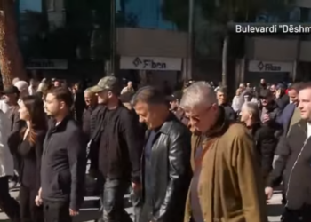 PD i bashkohet revoltës kundër Ramës, deputetët marshojnë drejt Kryeministrisë