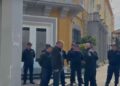 Studentët ngrihen në protestë, “blindohet” nga efektivët Ministria e Arsimit