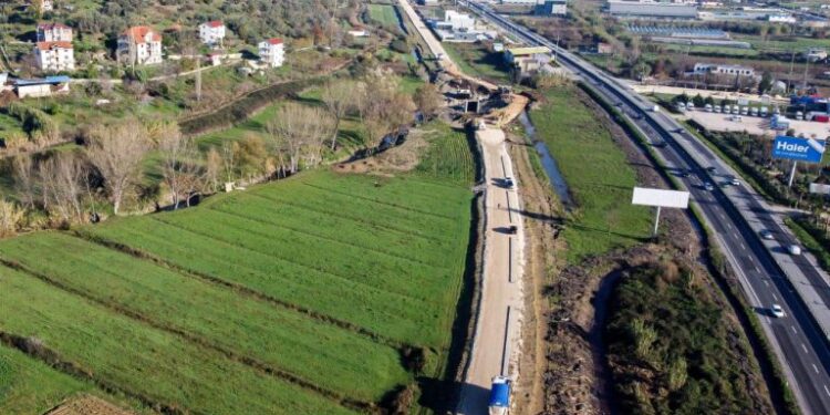 OECD: Shqipëria ka rrjetin rrugor dhe hekurudhor më të dobët në Ballkan