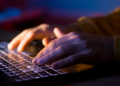 Alarm për sigurinë kibernetike, mbyllen përkohësisht disa faqe online