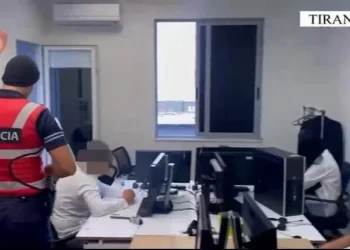 “Do të rikthejmë lekët që ke humbur…”/ Si funksiononte Call Center i Taulant Beleraj, policia: Dyshojmë për bashkëpunëtorë