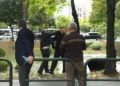 Protestuesi godet me shpullë djalin e ish-deputetit të Partisë Socialiste