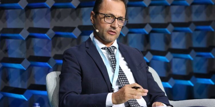 Tenderi i paracaktuar për faturat e tatimeve! Igli Tafa u fal 9.3 mln € kroatëve për “qoka politike”