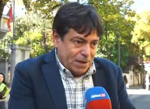Profesori Lush Susaj në Protestë: Ata pedagogë që nuk dalin hanë sufllaqen e partisë
