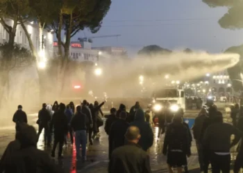 Protestat në Tiranë/ 11 persona lihen në burg, 40 të tjerë lirohen nga paraburgimi. Zbardhen masat e sigurisë