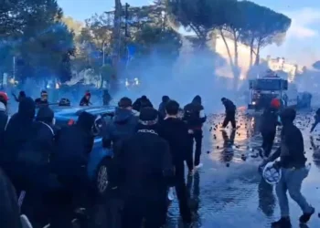 Përshkallëzohen përplasjet në bulevard, të lënduar dhe shoqërime