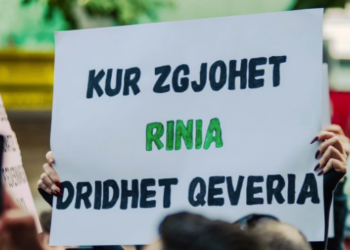 Bojkot masiv! Studentët dhe gjimnazistët në revoltë; ç’po ndodh në Tiranë dhe rrethe
