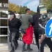 Tensione në protestën e gjimnazistëve në Lezhë, të rinjtë tentojnë të hyjnë në bashki