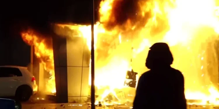 Rëndohet situata, zjarr në katin e parë të godinës së Gjykatës së Lartë